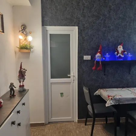 Garsoniera Luxury 2 דירה